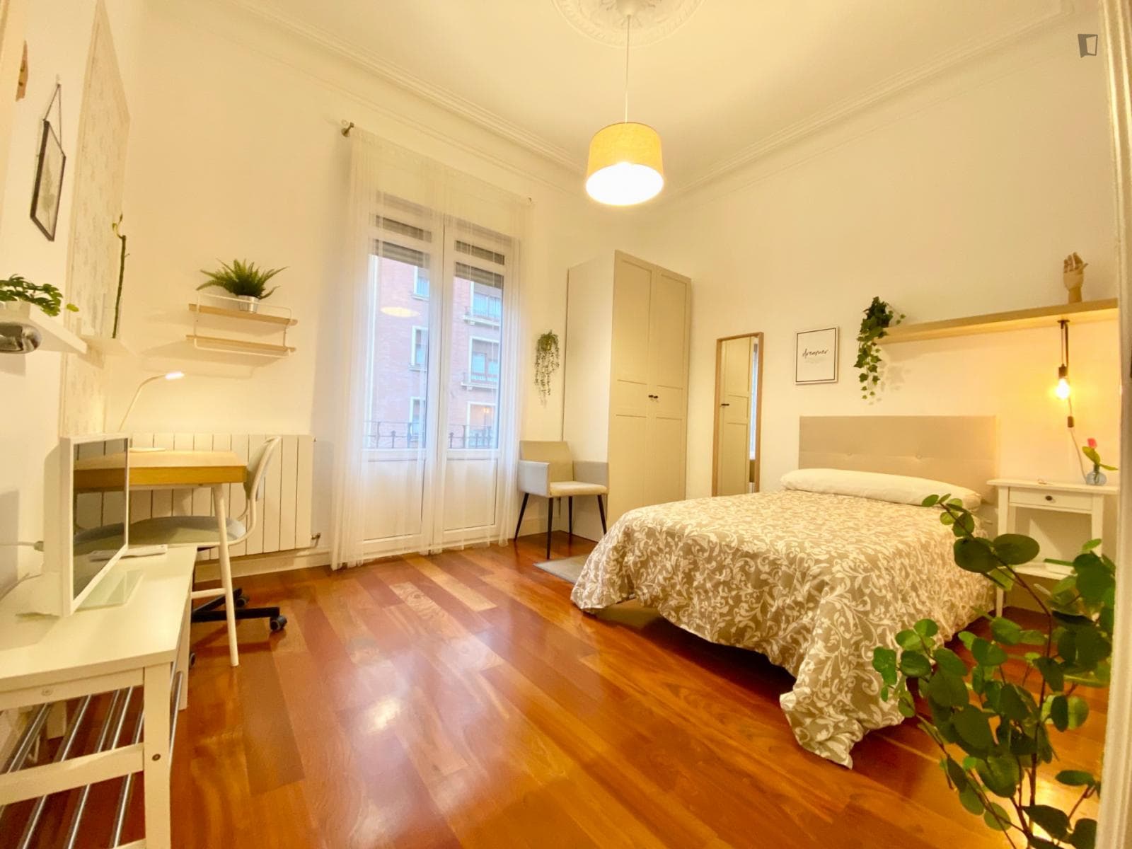 Comfortable single bedroom in Abando photo 1