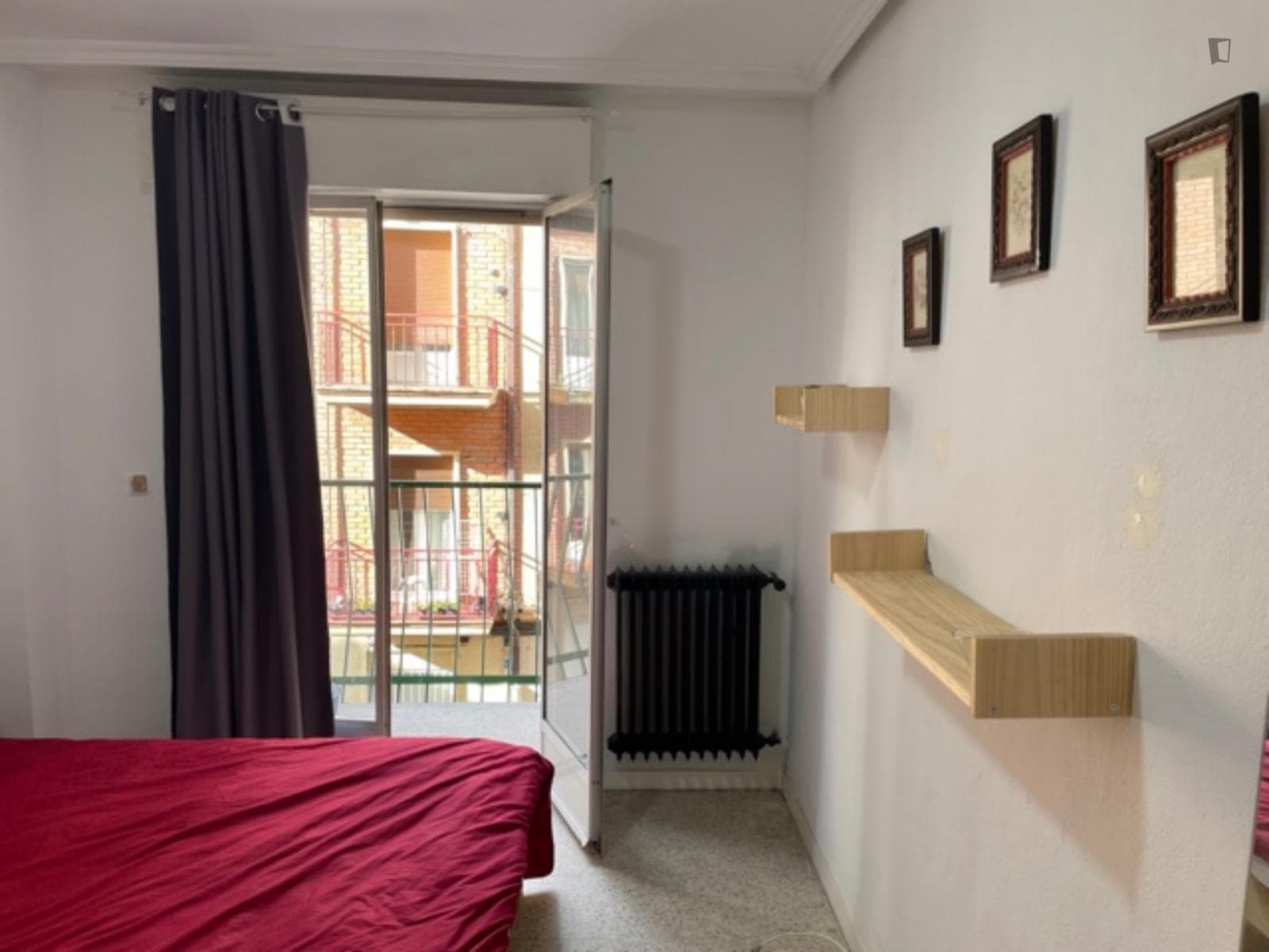 Double bedroom, with balcony, in 7-bedroom apartment photo 1