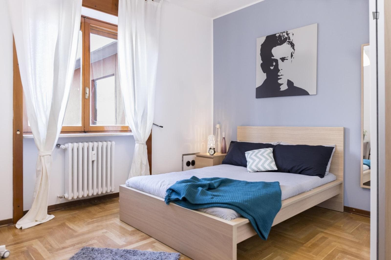 Homely double bedroom in a 4-bedroom apartment near Giardino "Alberto Moravia" Park photo 1