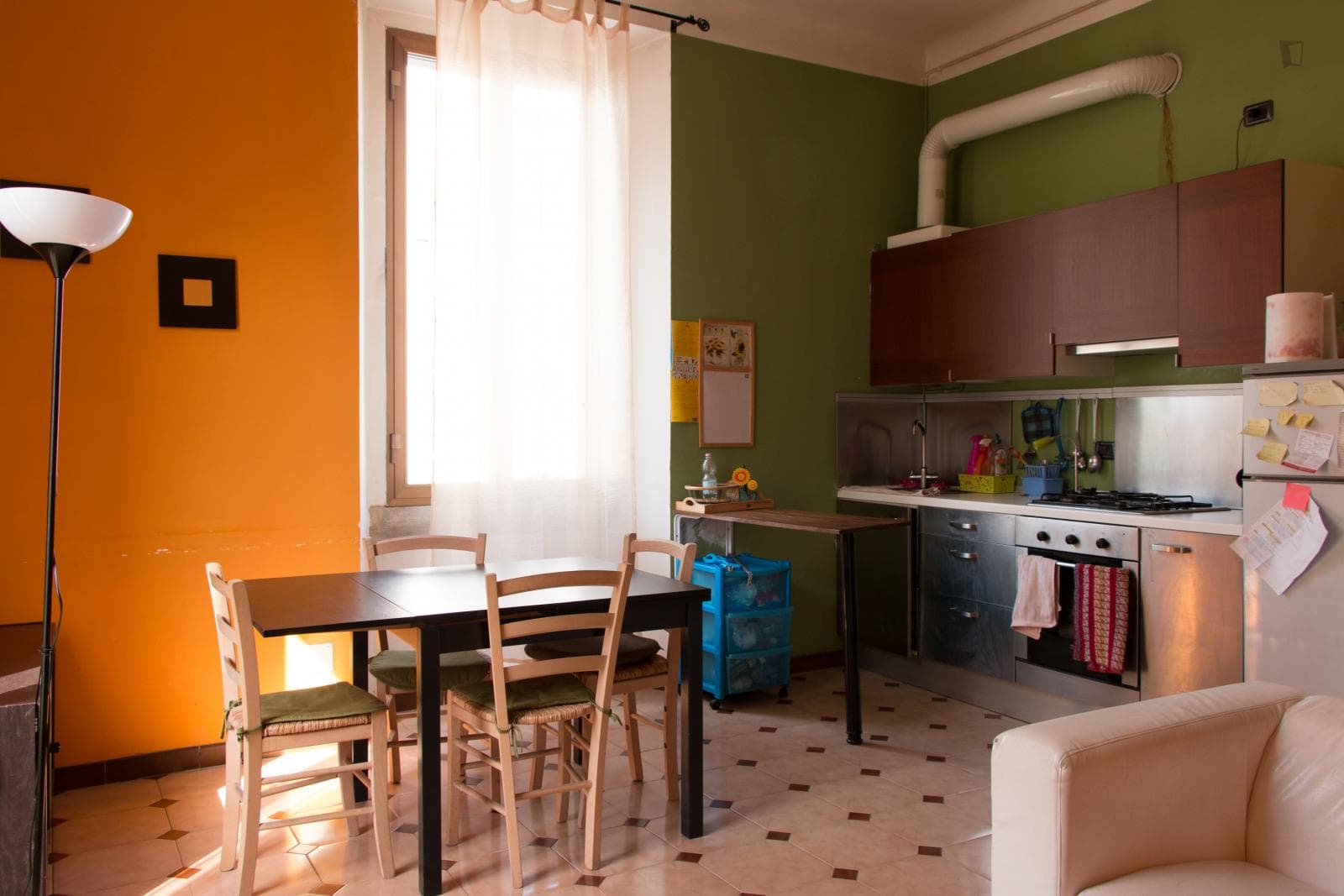 Pleasant double bedroom in a 2-bedroom flat near the Crescenzago metro photo 1