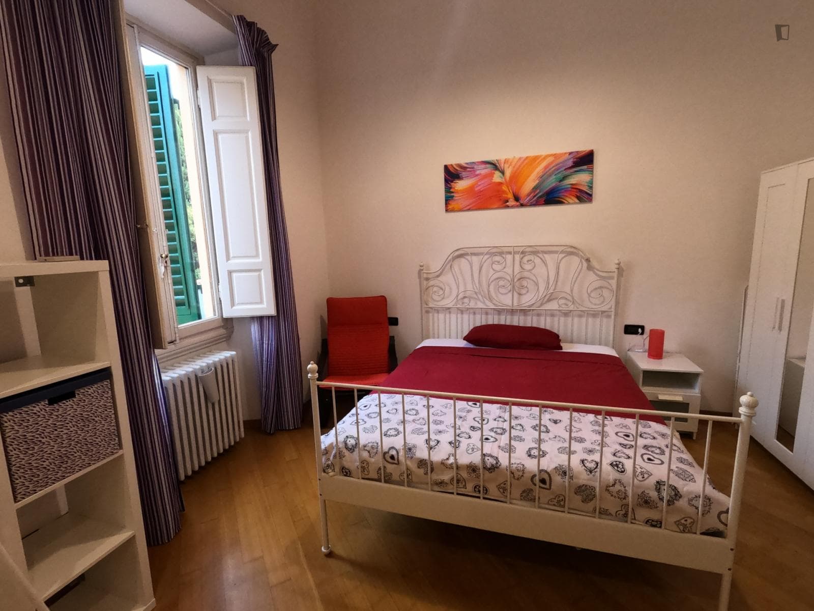 Bright double ensuite bedroom close to the city centre photo 1