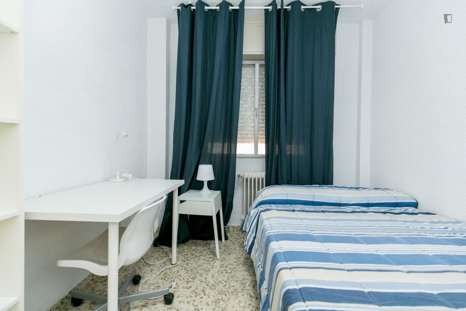 Big double bedroom in the centre of Granada photo 1