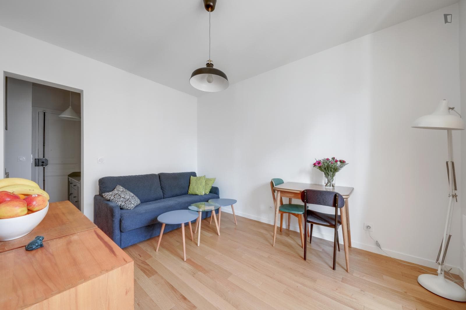 Charming 1-bedroom apartment with balcony near Dugommier Subway Station photo 1
