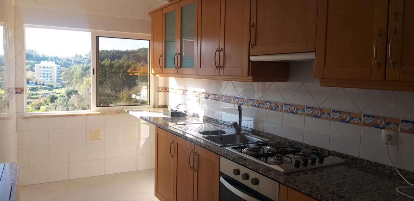 Elegant double bedroom in Agualva-Cacém photo 1