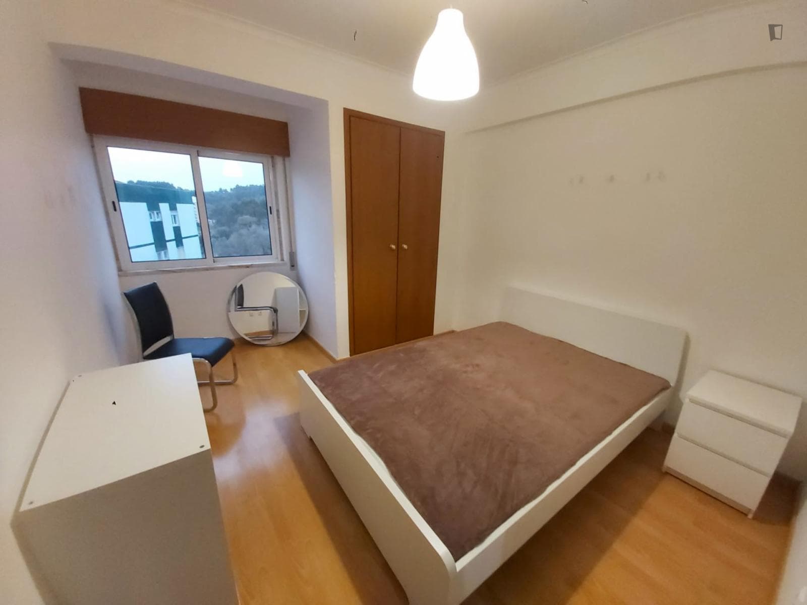 Cosy double bedroom in Agualva-Cacém photo 1