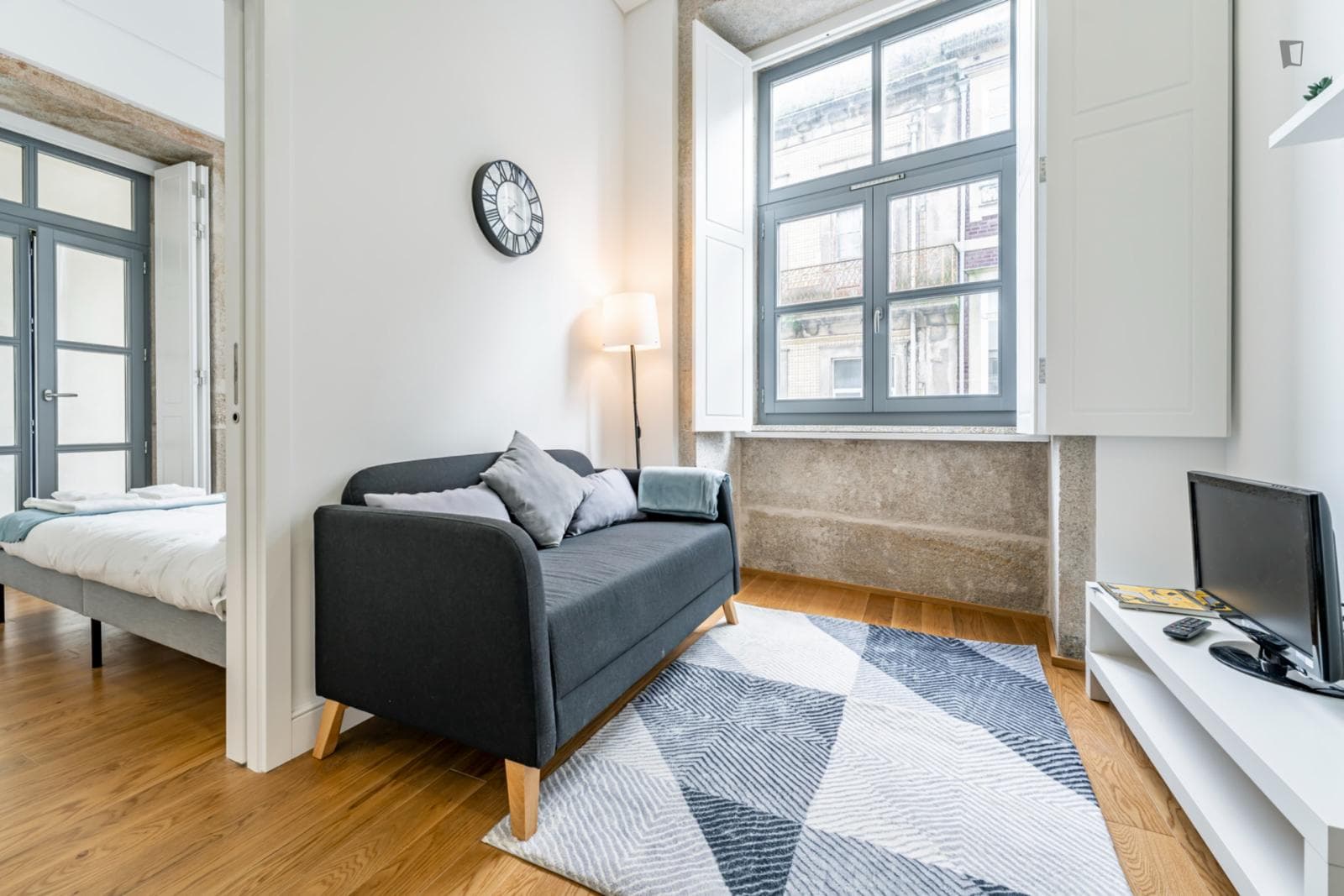 Welcoming 1-bedroom flat near the 24 de Agosto metro station photo 1