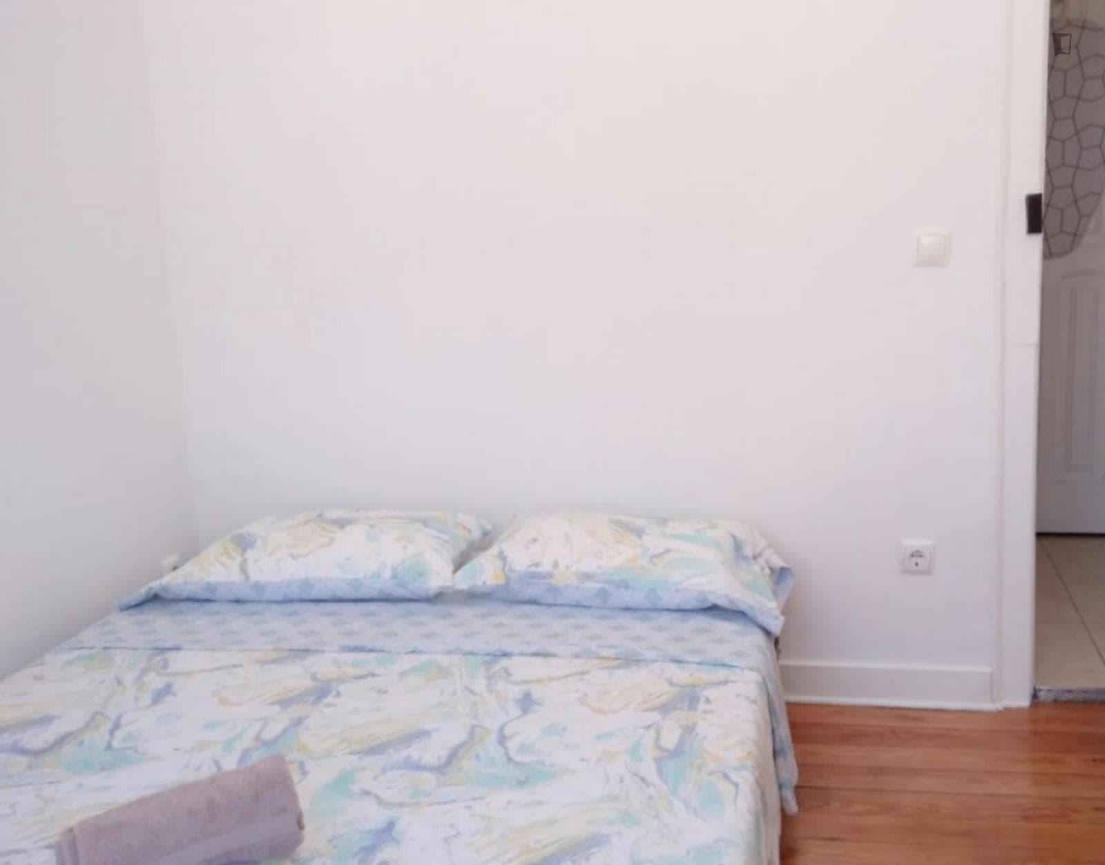 Cool double bedroom near Faculdade de Belas-Artes da Universidade de Lisboa photo 1