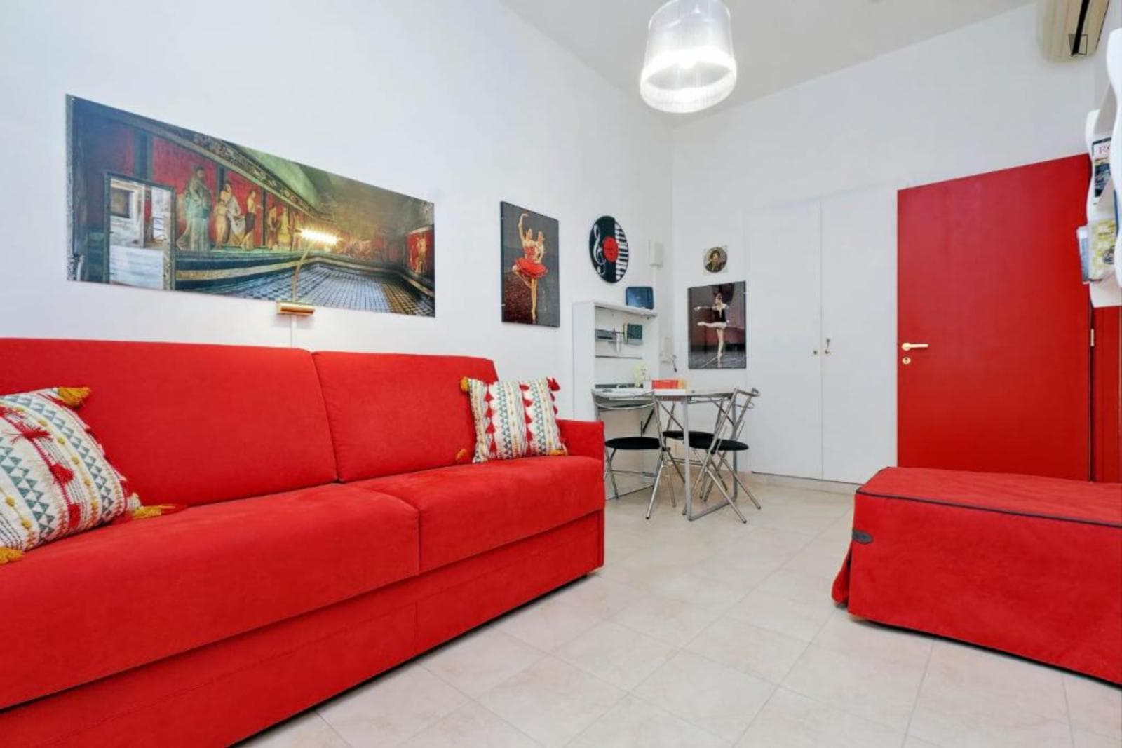 Modern and stylish 1-bedroom apartment near the Ottaviano metro, LUMSA, JCU, AUR photo 1