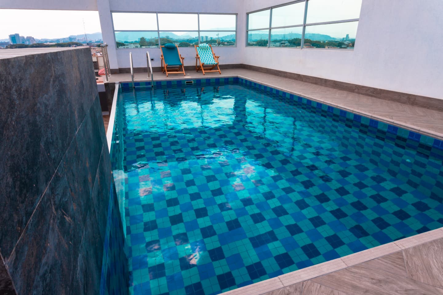 Stunning Outstanding Complex w/ Coworking + Pool photo 1