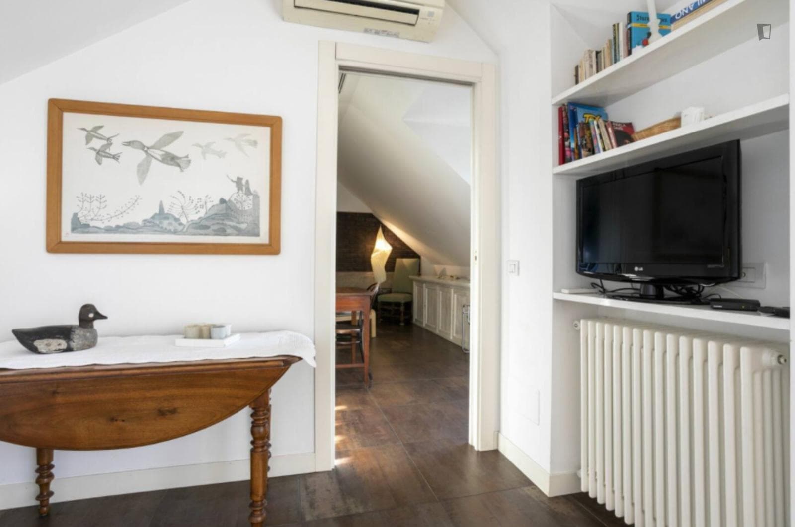 Modern 1 bedroom apartment in Milan photo 1