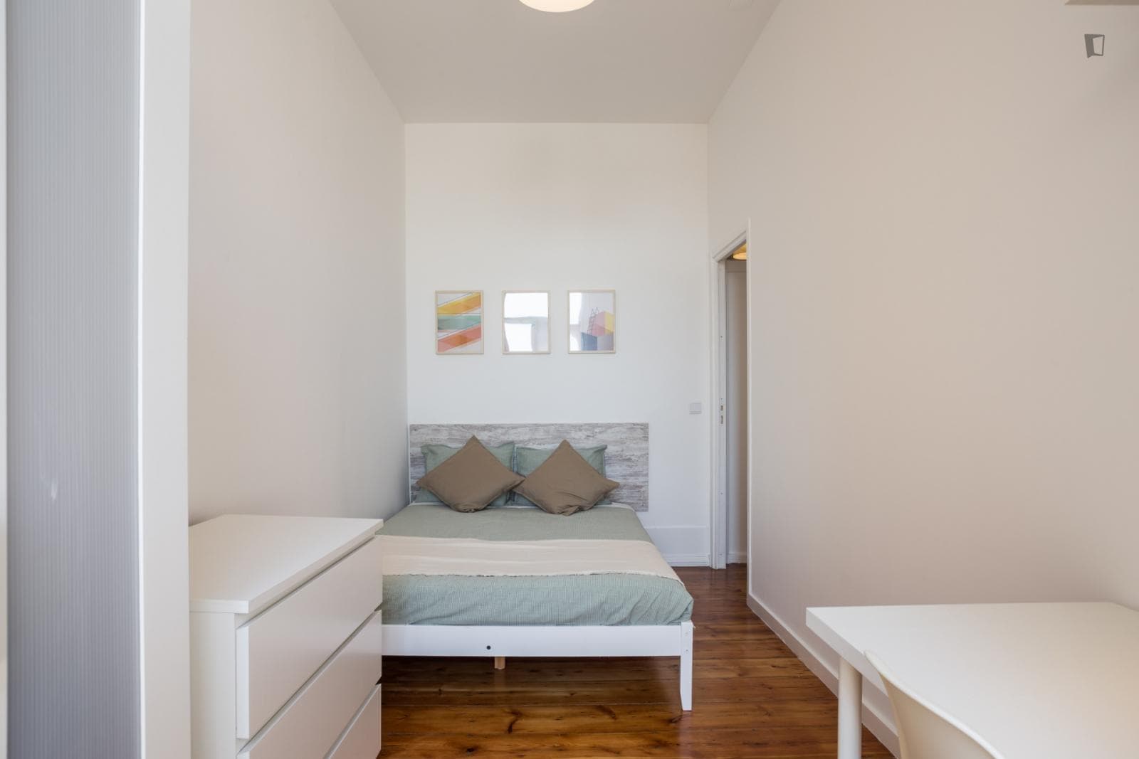 Fantastic Double Bedroom, with Balcony, in Santos photo 1