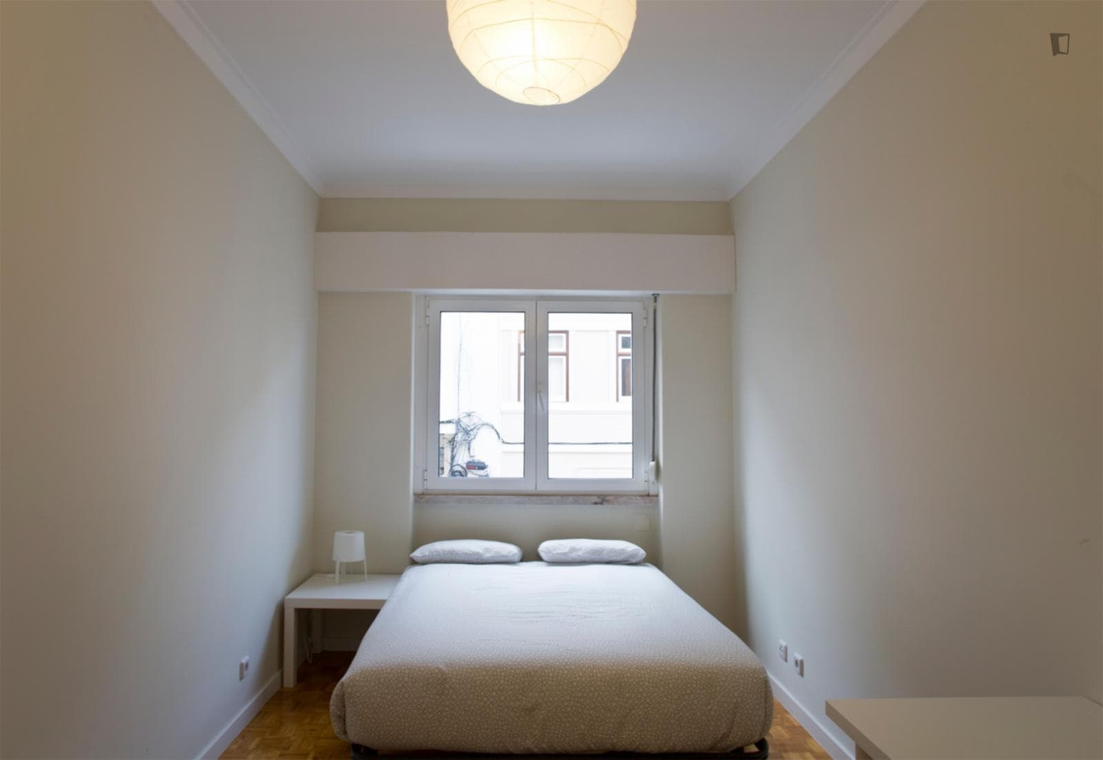 Nice double bedroom close to Alto dos Moinhos metro station photo 1