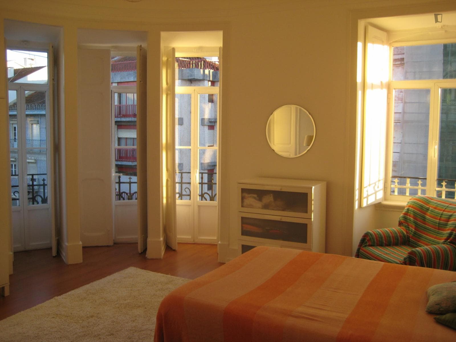 Double bedroom, with balcony, in 7-bedroom apartment photo 1