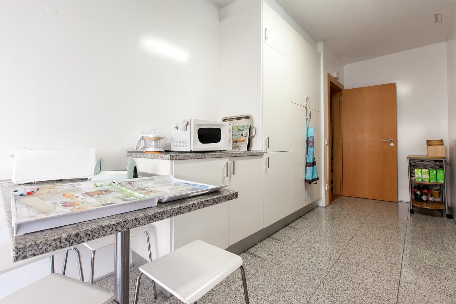 Alluring single bedroom in Lordelo do Ouro photo 1