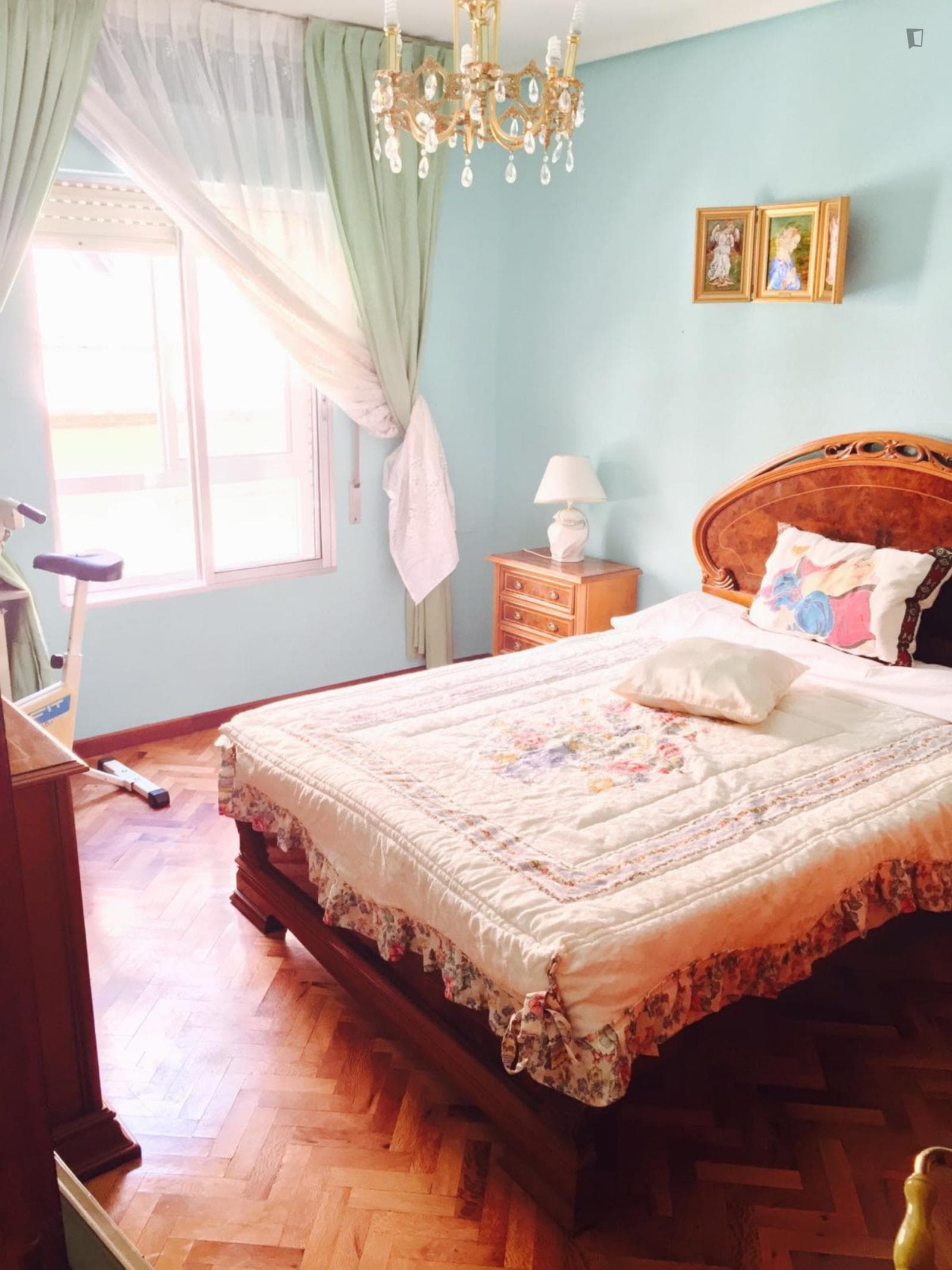 Big Double bedroom in 3-bedroom apartment photo 1