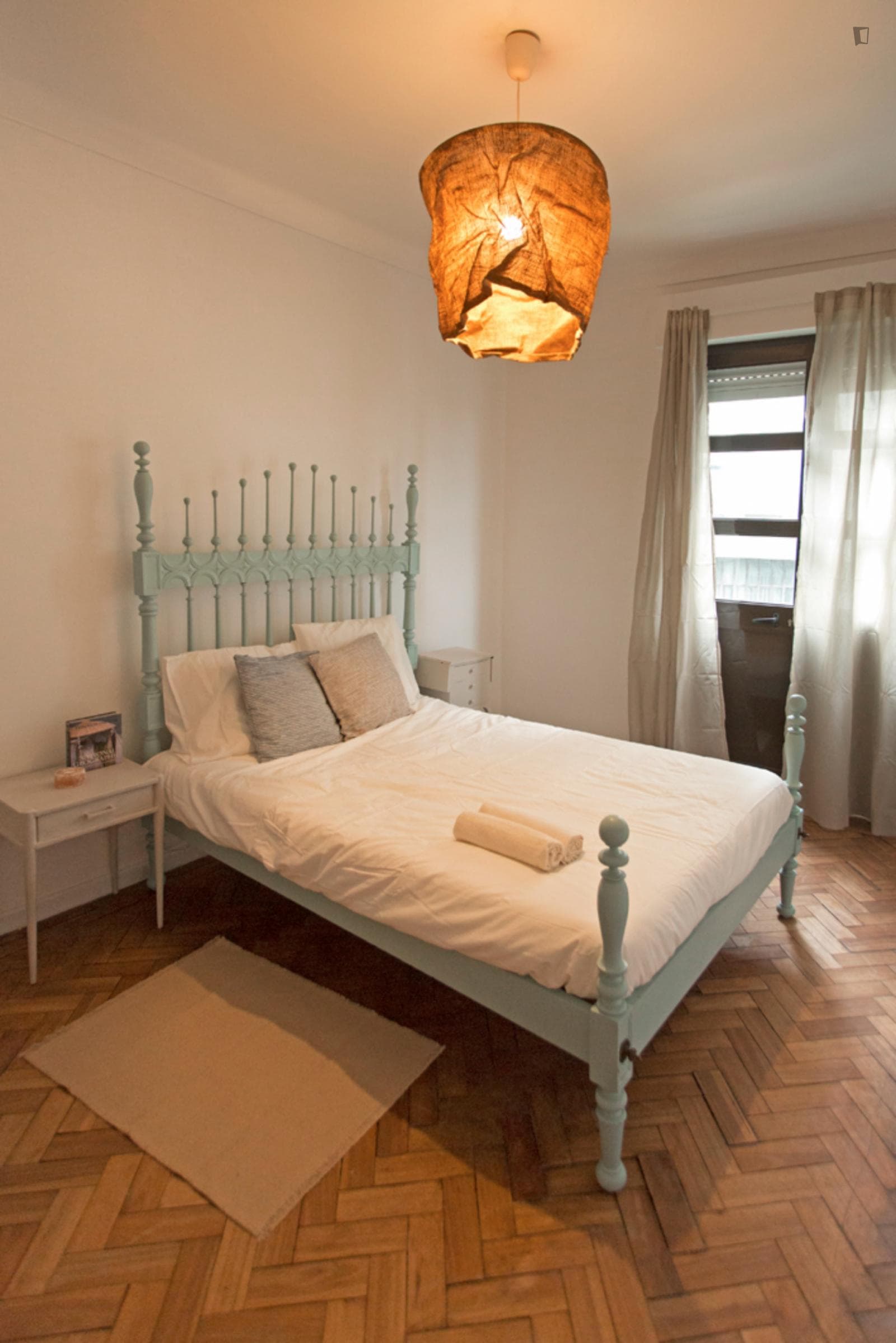 Double bedroom, with balcony, in 3 bedroom apartment photo 1