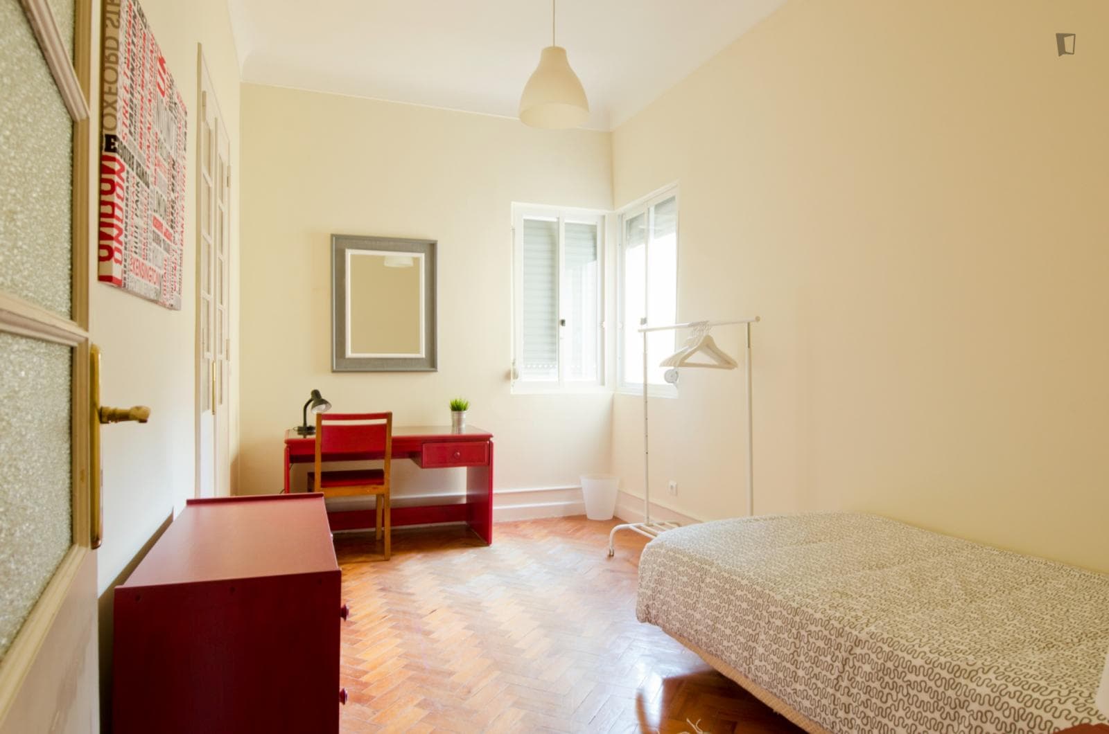 Welcoming single bedroom in quiet Lapa ref 8903 photo 1
