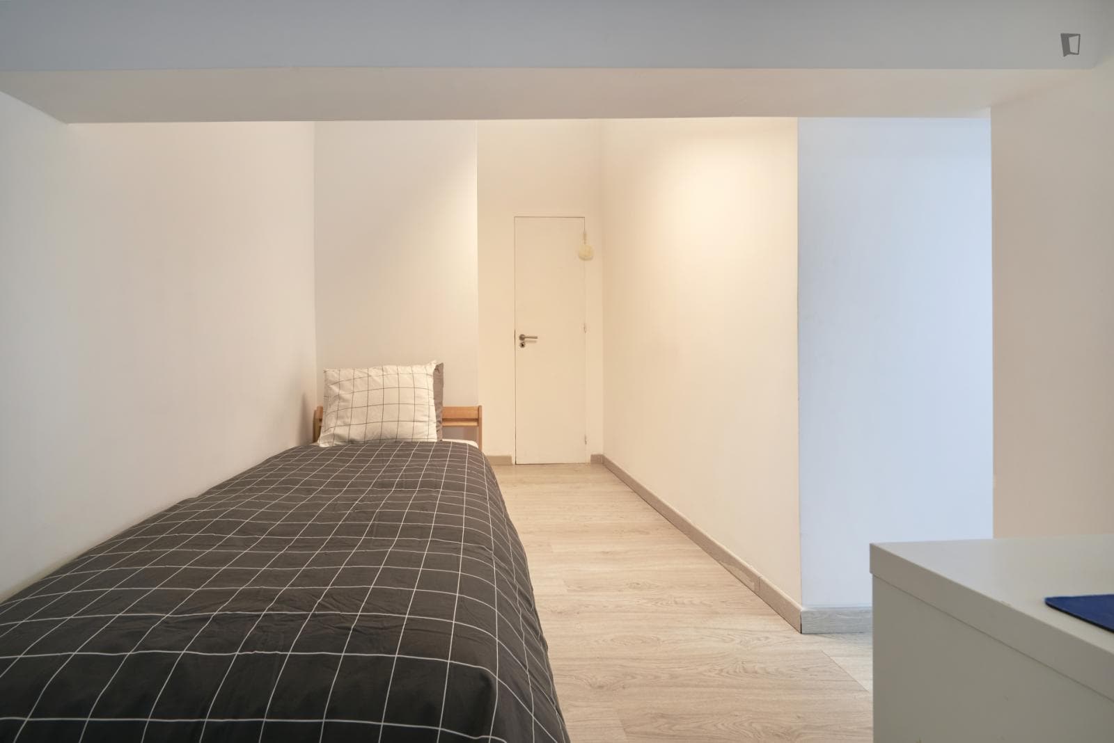 Single bedroom near the Amadora Este metro photo 1