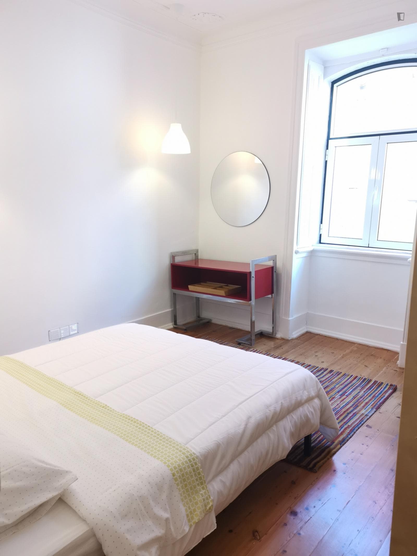 Spacious double bedroom in trendy Bairro Alto photo 1