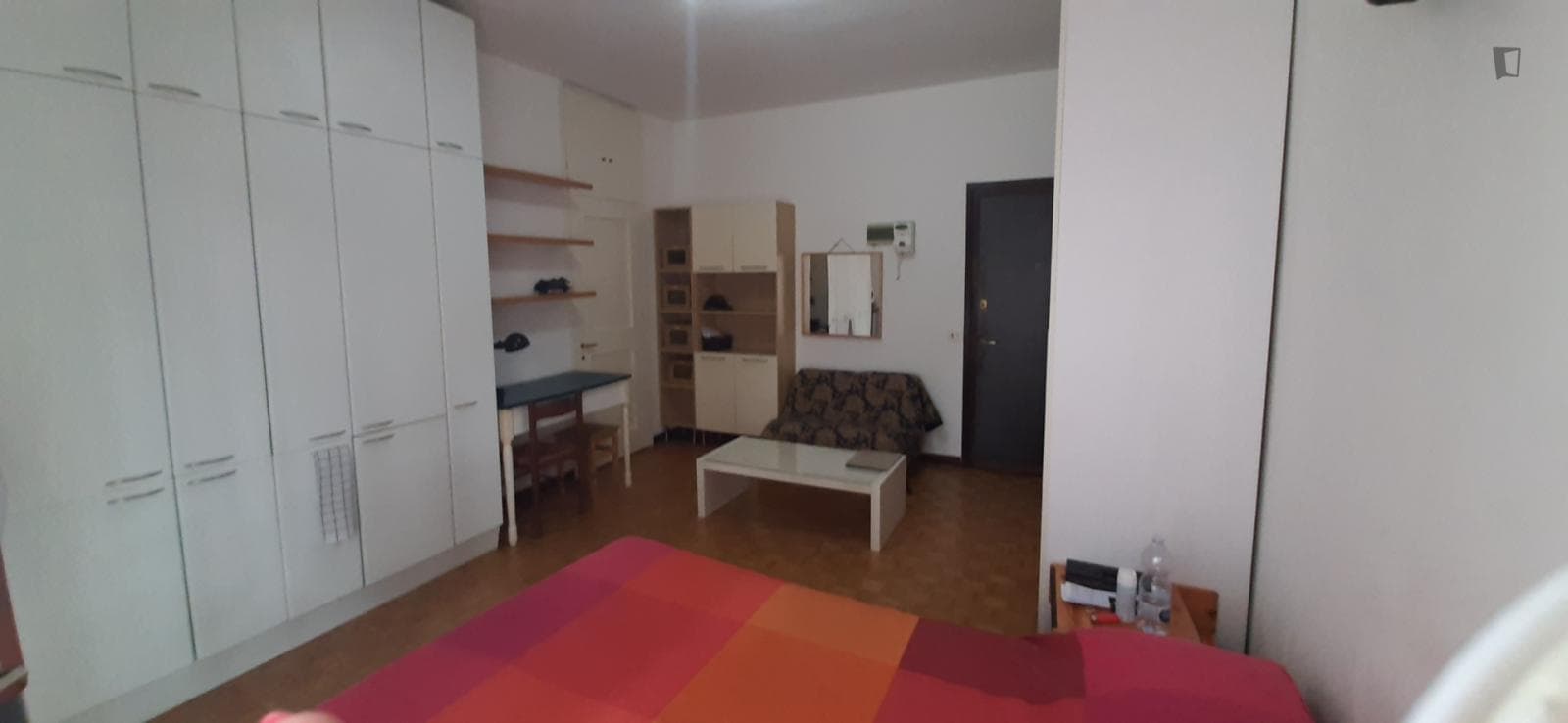 Studio apartment in the heart of new Milan in elegant condominium with private park photo 1