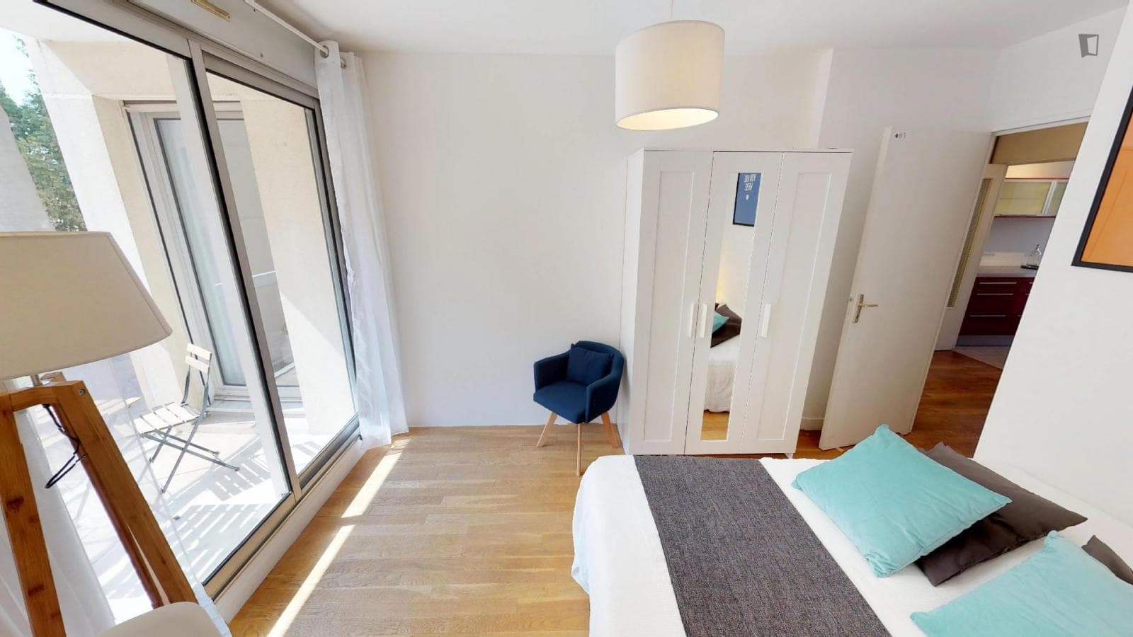 Cute Double bedroom with a balcony, in Brotteaux photo 1