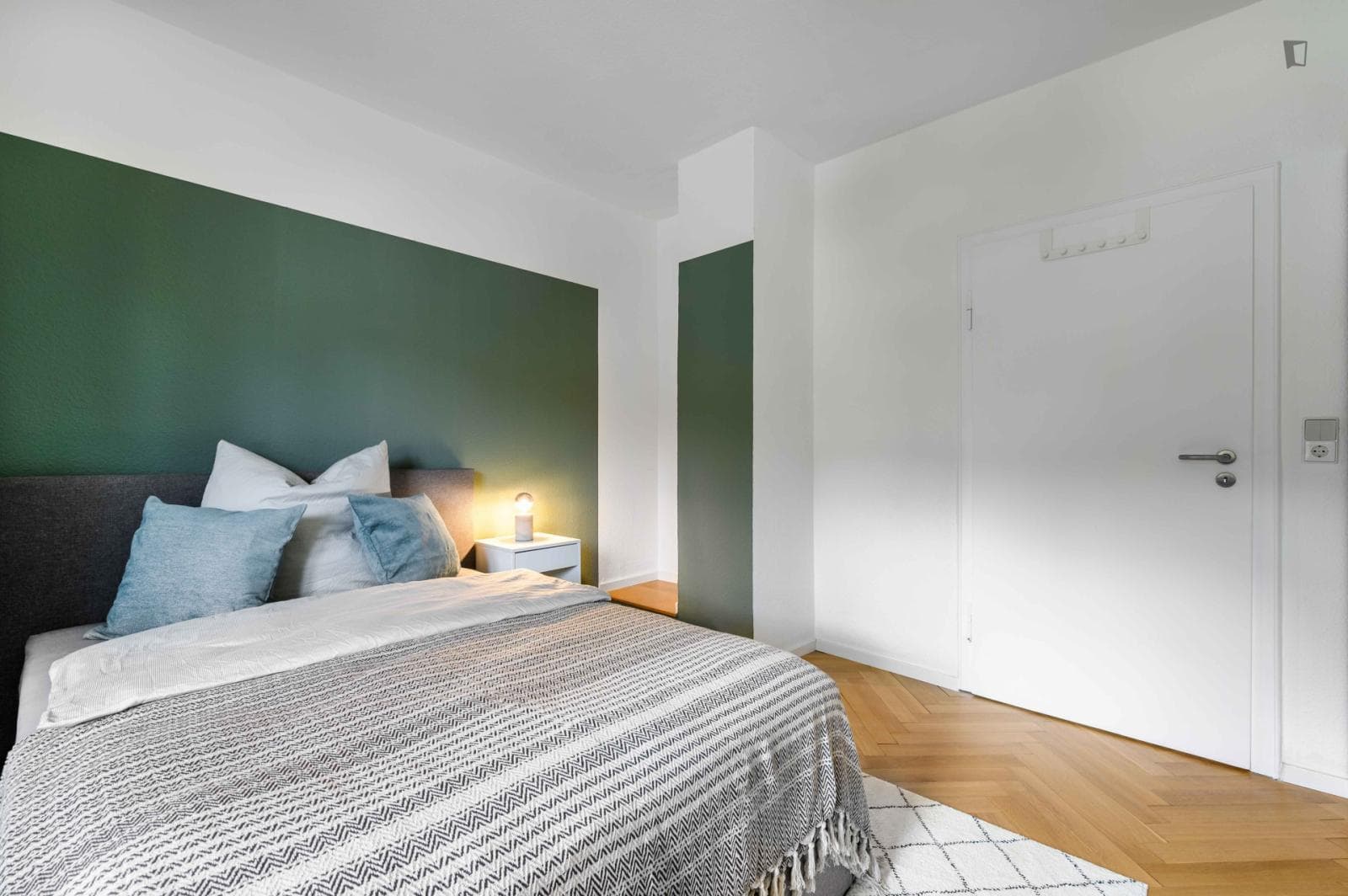 Alluring double bedroom in Gablenberg photo 1