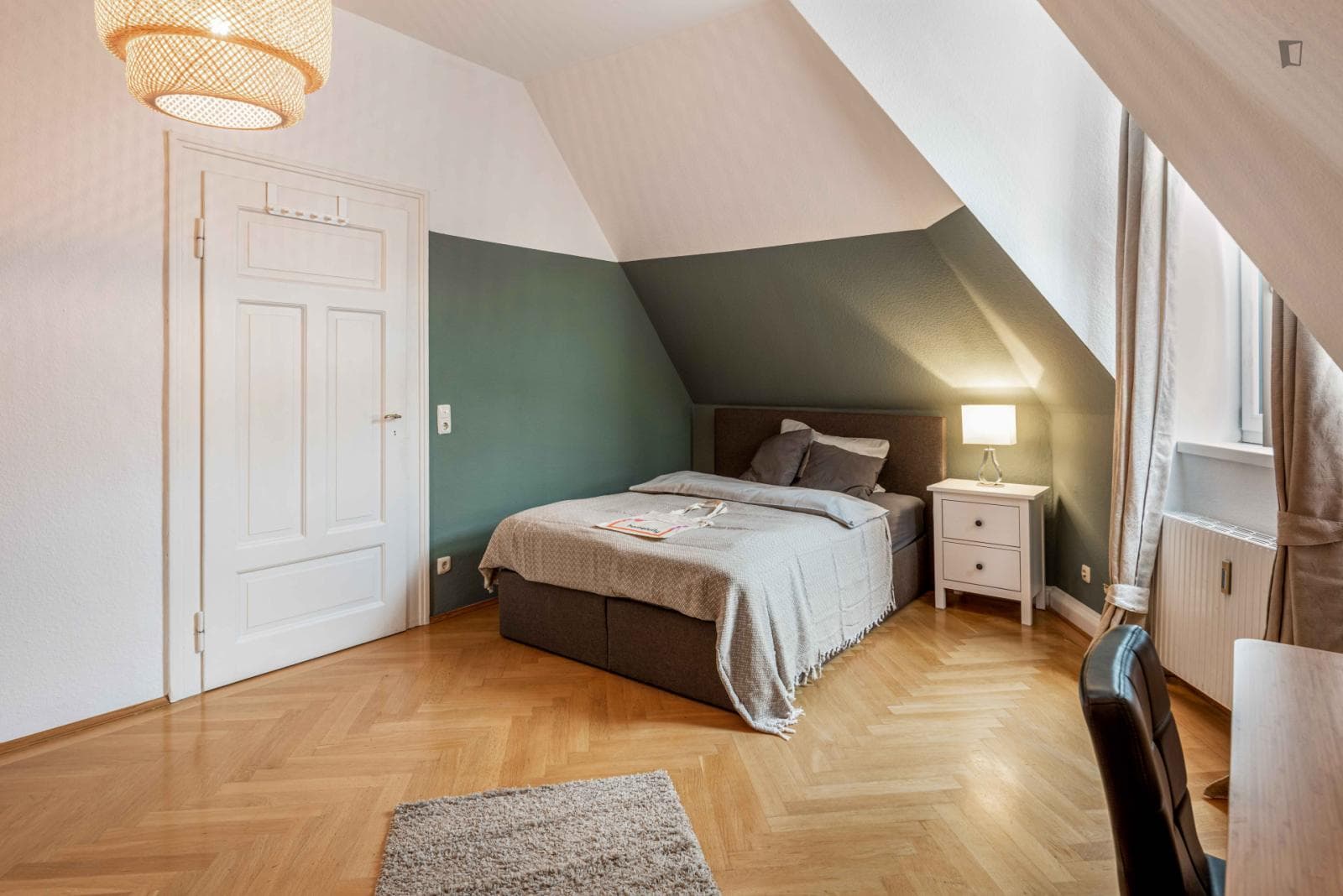 Neat double bedroom near St. Peter's Church photo 1