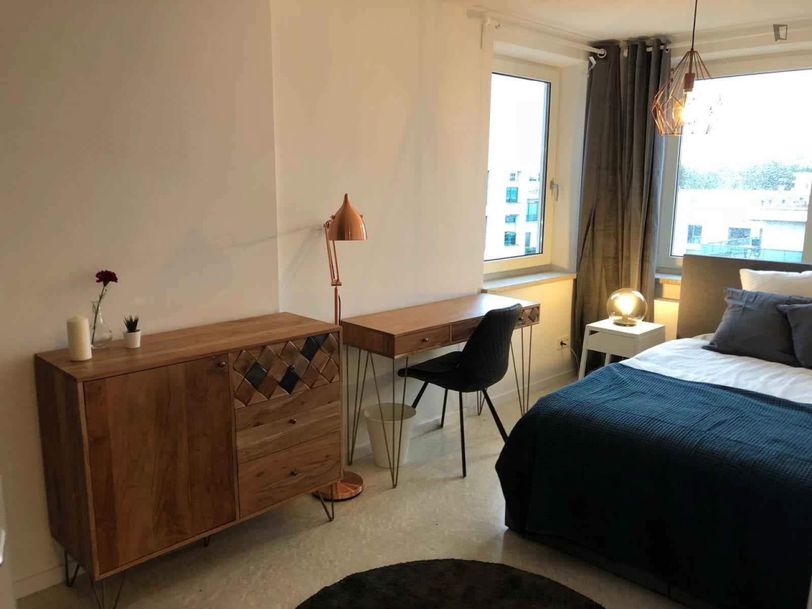 Bright double bedroom in Sendling photo 1