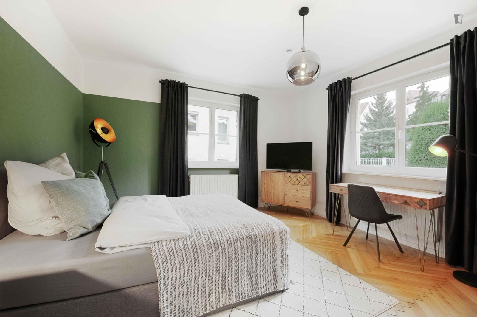 Cozy double bedroom in a 4-bedroom house in Gablenberg photo 1