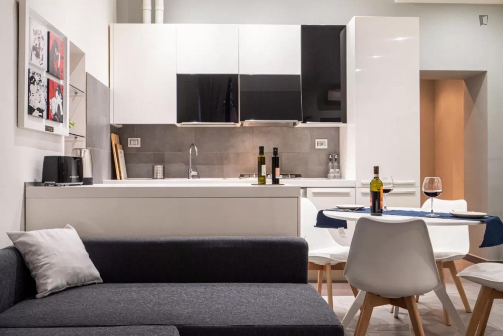 Modern one-bedroom apartment with sofa bed near Politecnico Bovisa Campus photo 1