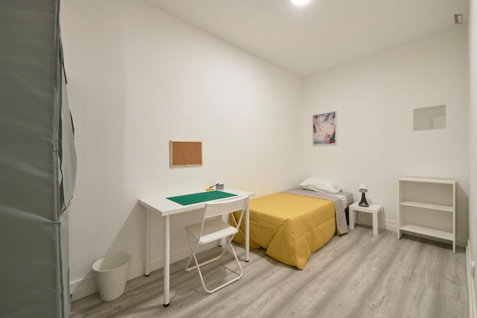 Single bedroom in a student flat, near the Alameda metro photo 1