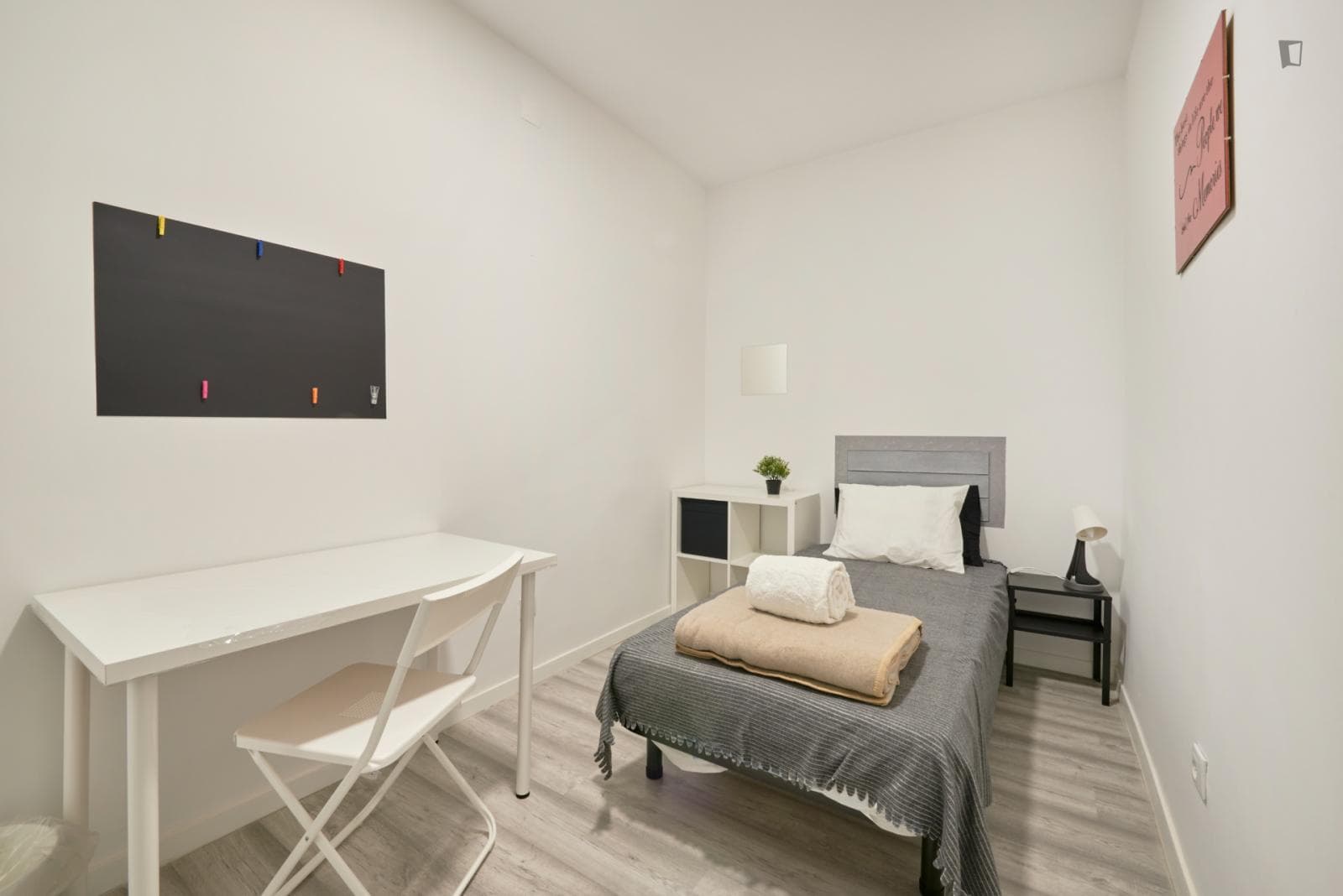 Snug single bedroom near the Alameda metro photo 1