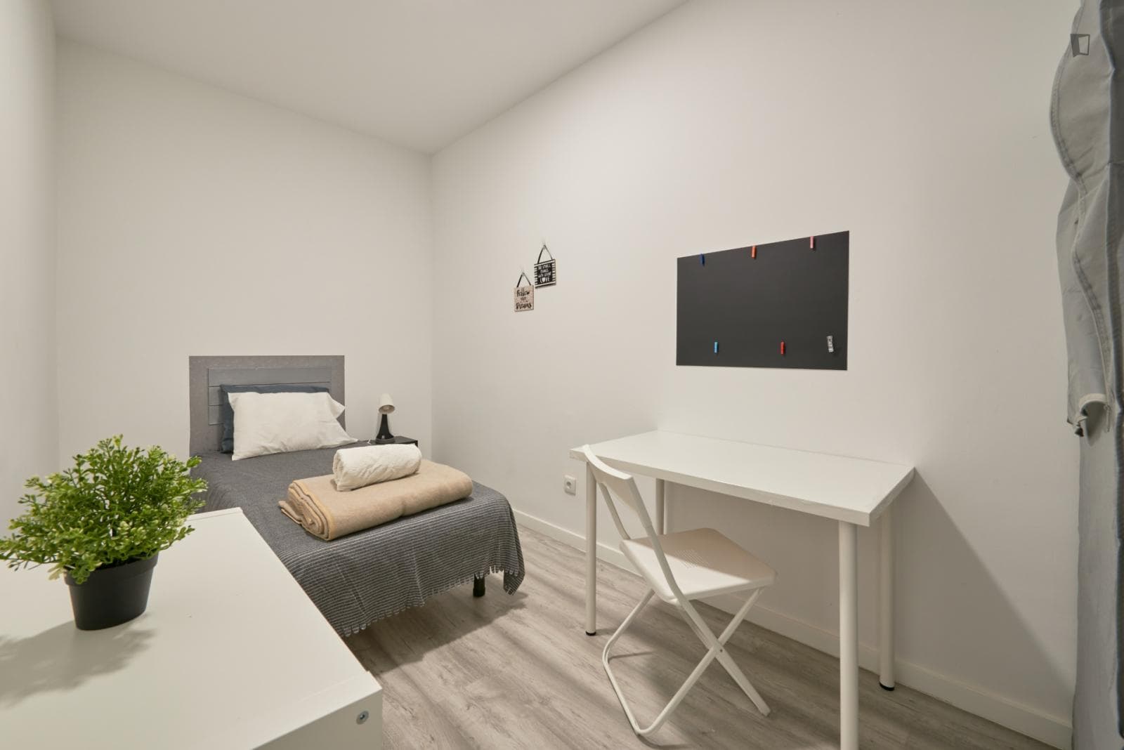 Welcoming single bedroom in a 7-bedroom flat, in Arroios photo 1