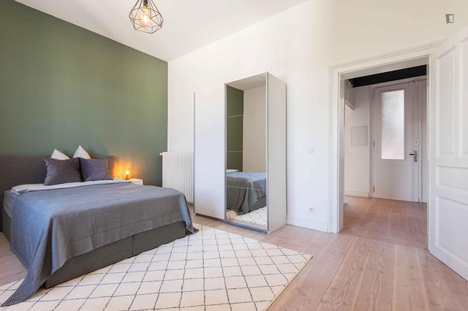 Single bedroom in a 4 bedroom apartment in Frankfurt am Main photo 1