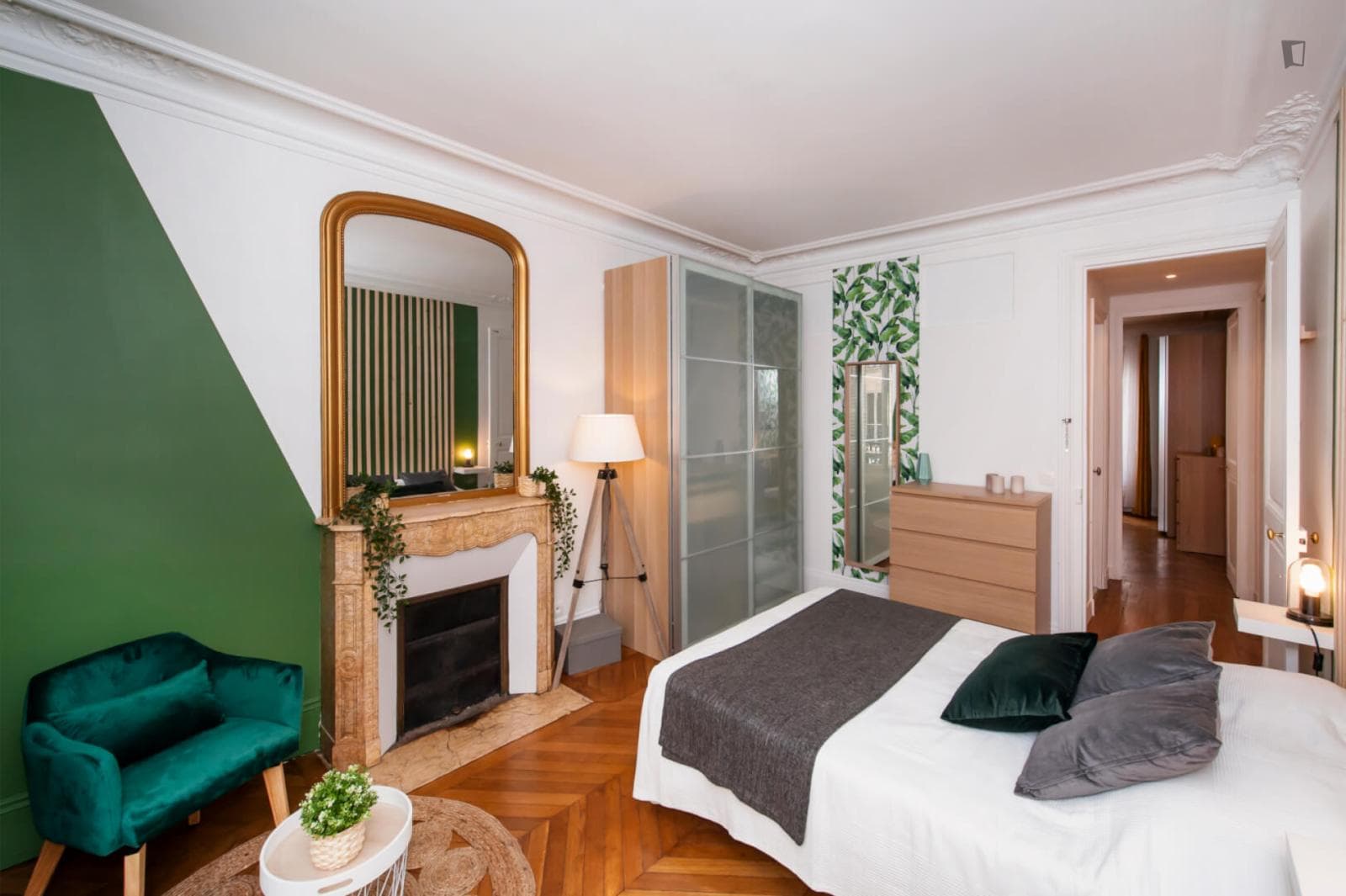 Lush double bedroom in Rochechouart photo 1