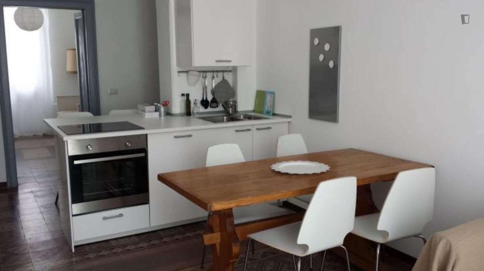 Spacious two-bedroom apartment near University of Milano Statale photo 1