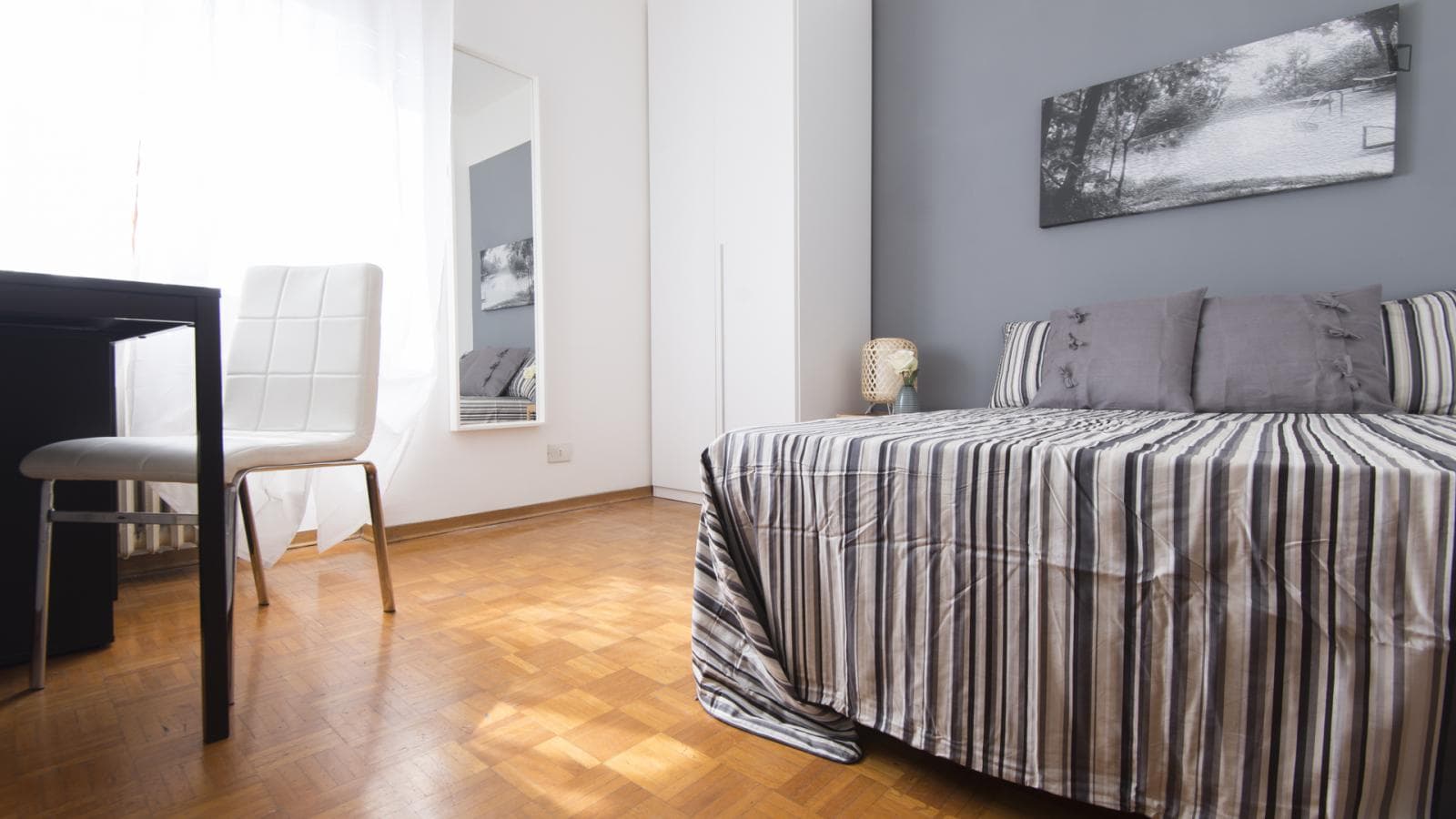 Excellent double bedroom in Lorenteggio photo 1