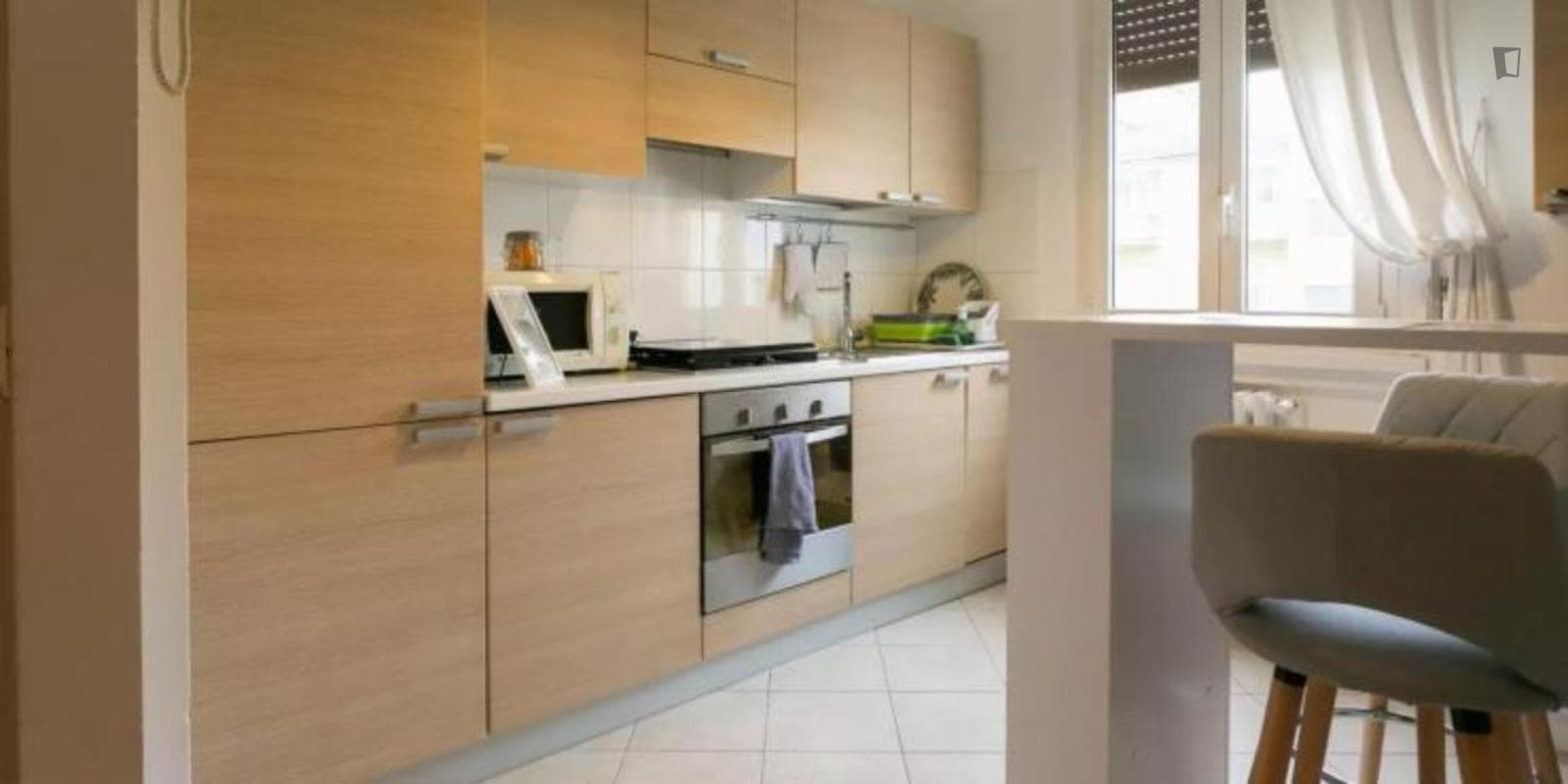 Cozy one-bedroom apartment with balcony near Cattolica University photo 1