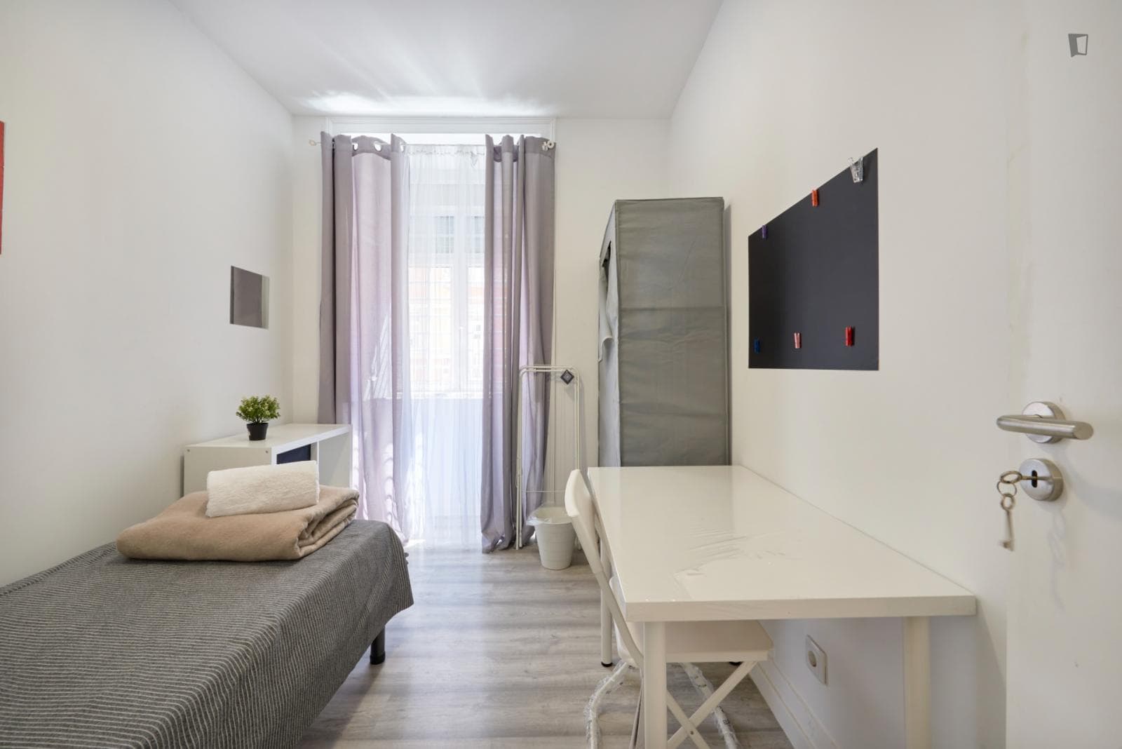 Pleasant single bedroom in Arroios photo 1