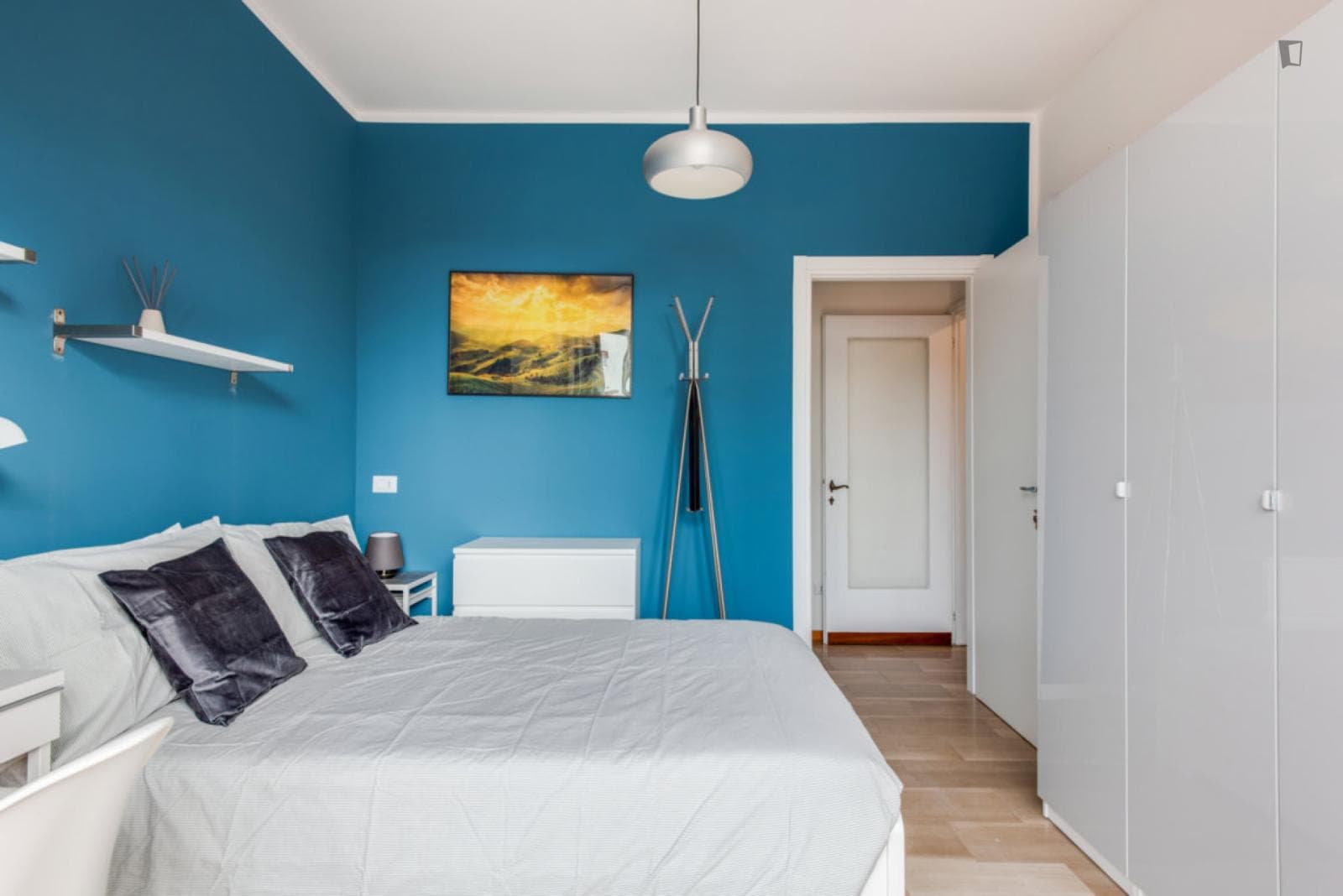 Alluring double bedroom with balcony near Turro metro station photo 1