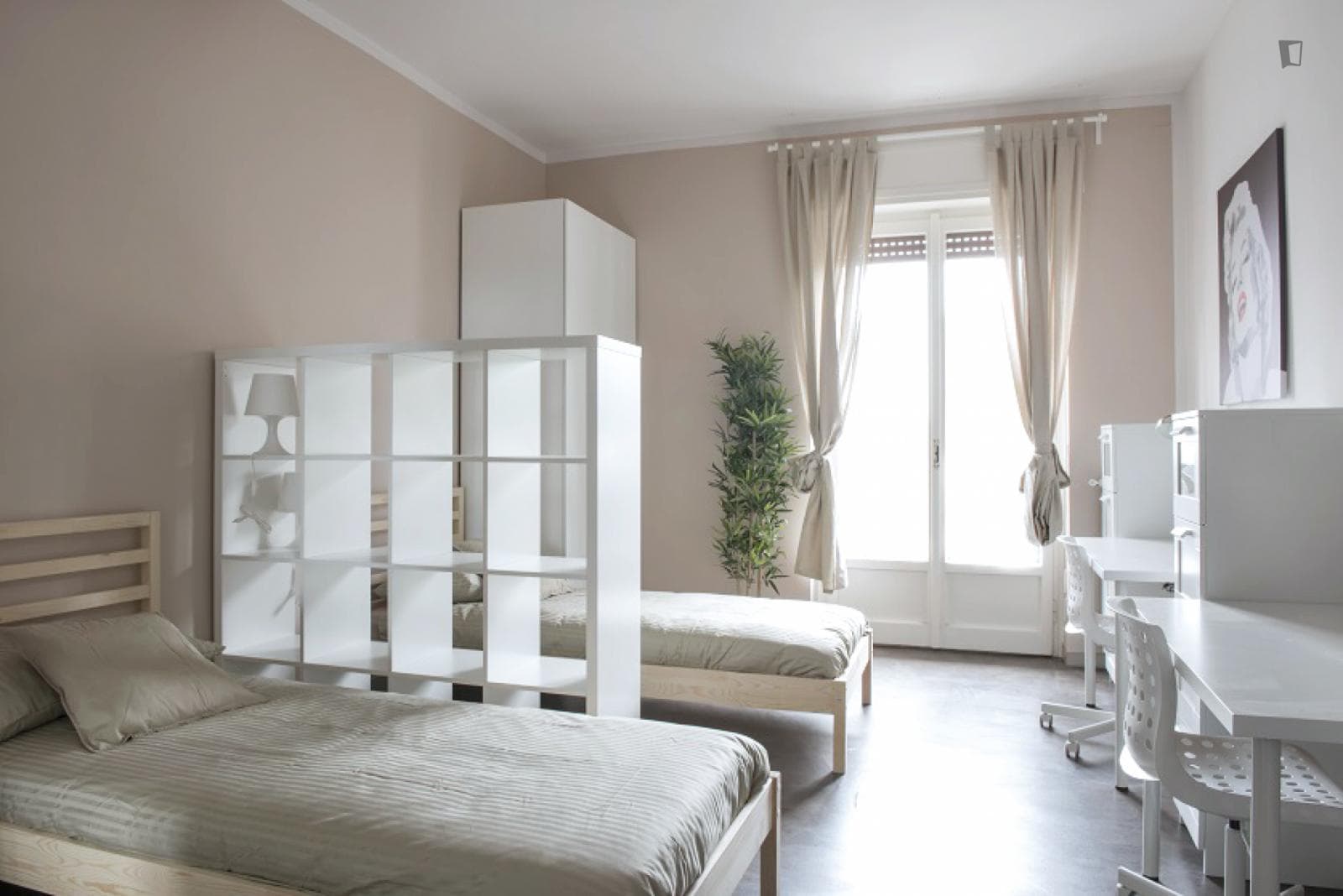 Bed in comfy twin bedroom near City Life photo 1