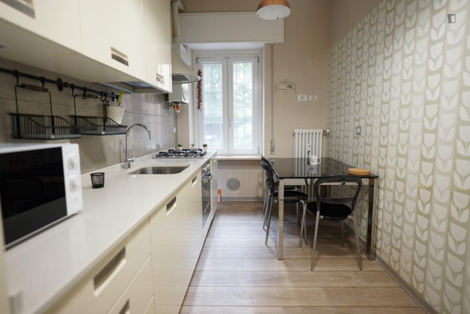 Modern 4-bedroom apartment in Bande Nere neighbourhood photo 1