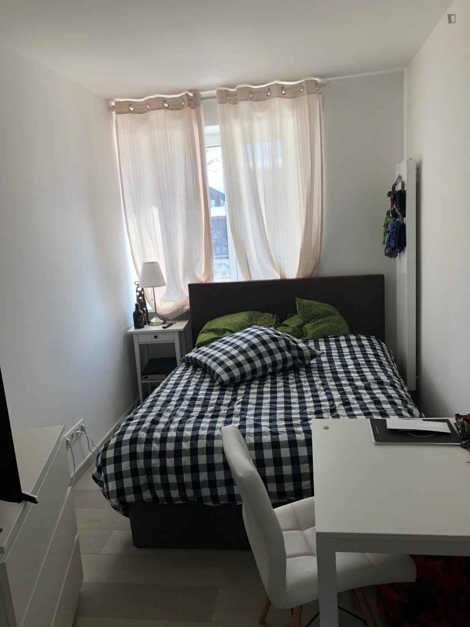 Comfy single bedroom in a 5-bedroom apartment in Untergiesing-Harlaching photo 1
