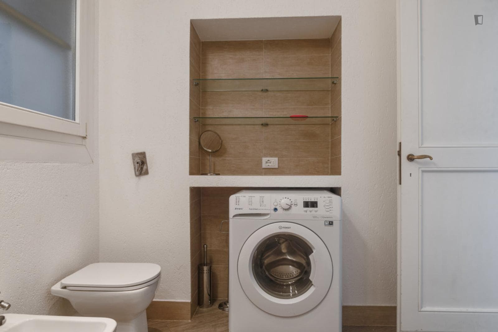 Pleasant Double Bedroom close to Crocetta metro station photo 1