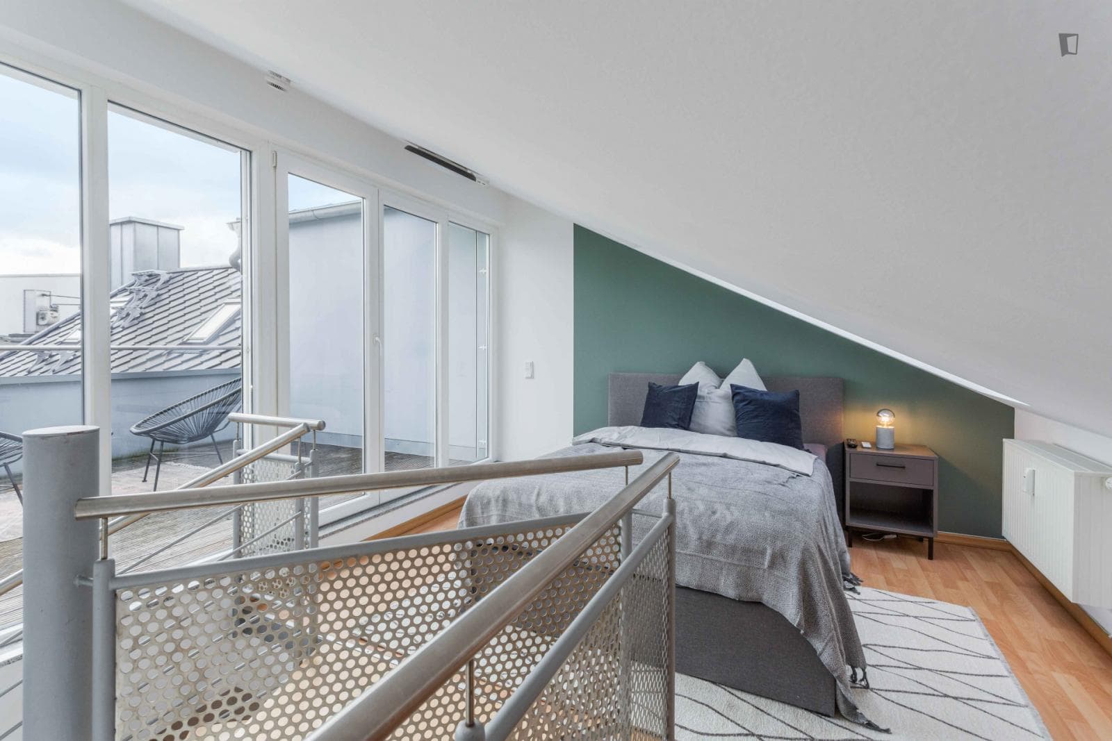 Cool double bedroom with terrace in a 4-bedroom apartment close to the city center  photo 1