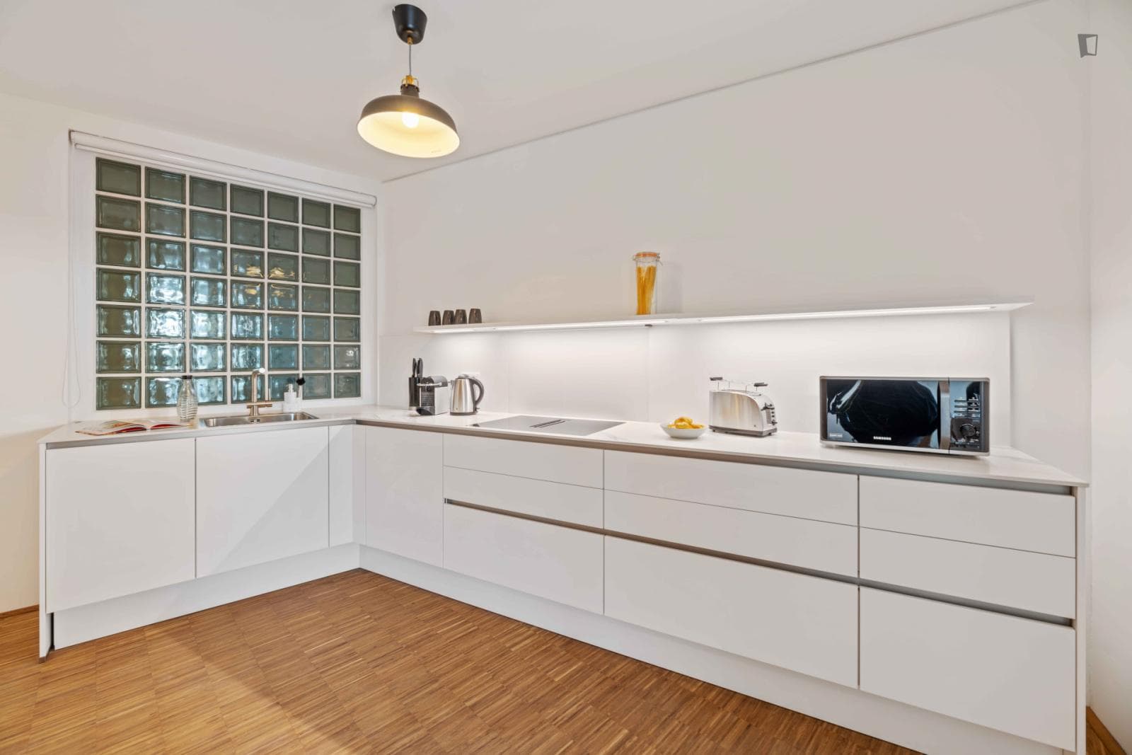 Ample single bedroom in a 4-bedroom apartment in Sendling-Westpark photo 1