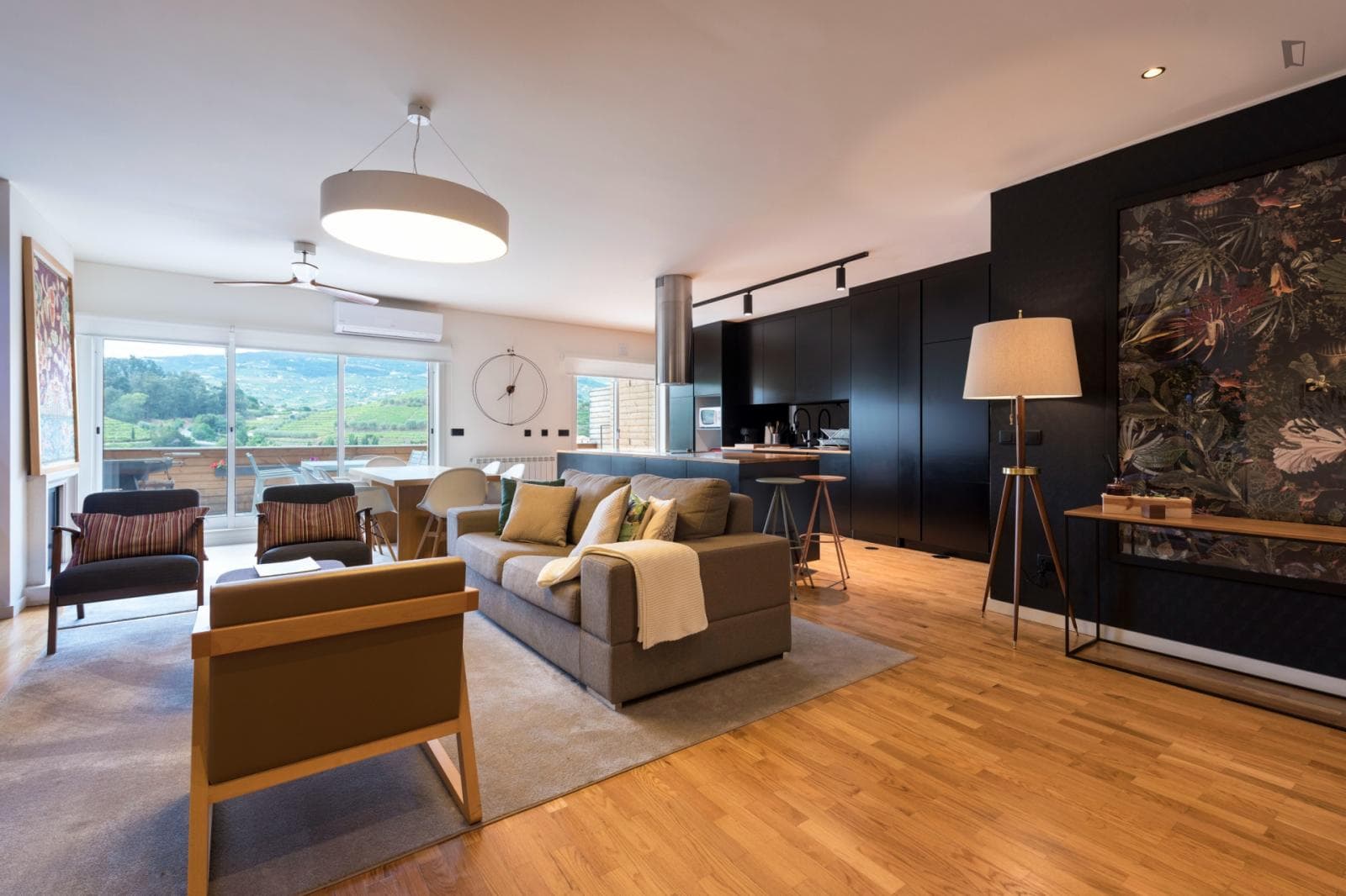Large and modern 3-bedroom flat near the Régua train station photo 1