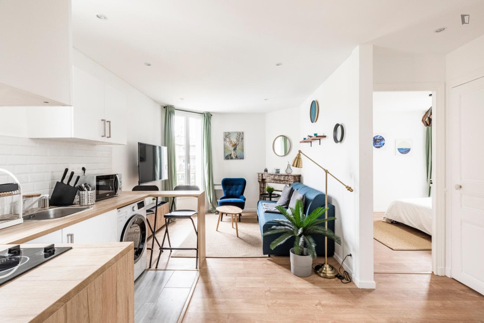 Beautiful 1-bedroom apartment near Bécon Les Bruyères transport station photo 1