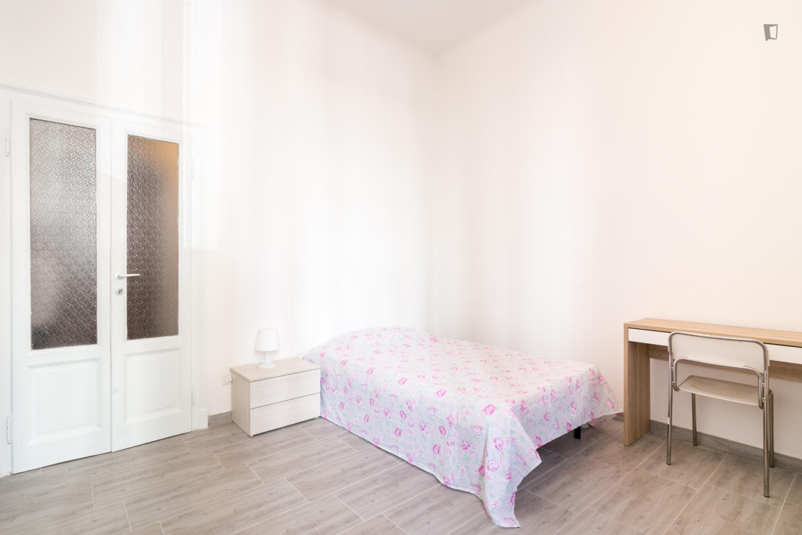 Bright double bedroom near Polytechnic in Milan photo 1