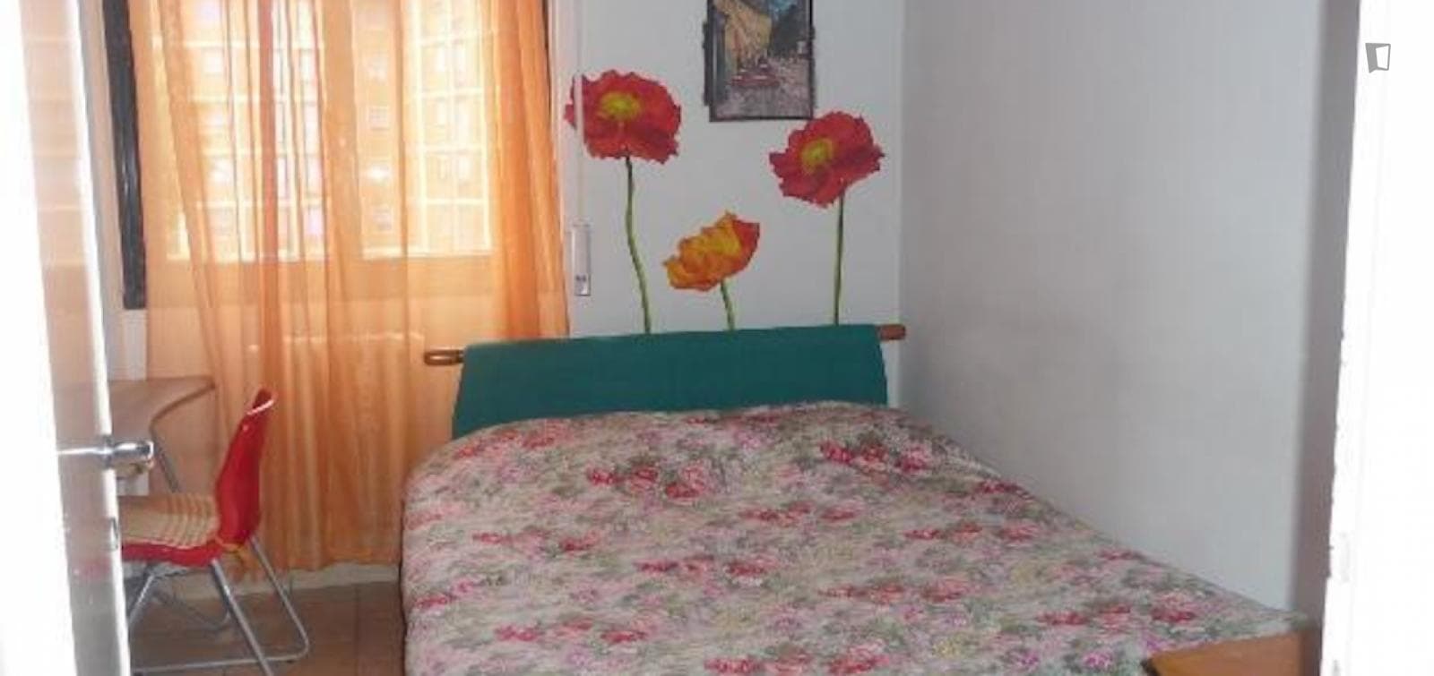 Cozy single bedroom located near the Milano Nord Quarto Oggiaro train station. photo 1